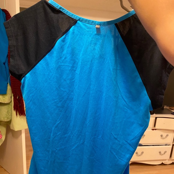 Lightly used Nike exercise tee in size medium. - Picture 2 of 4